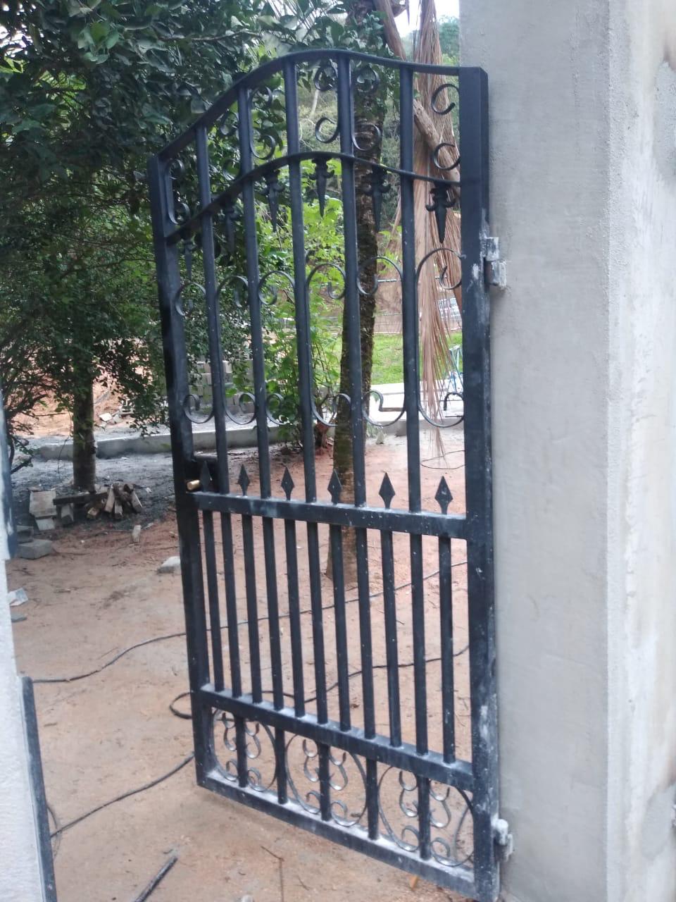 Porta de ferro